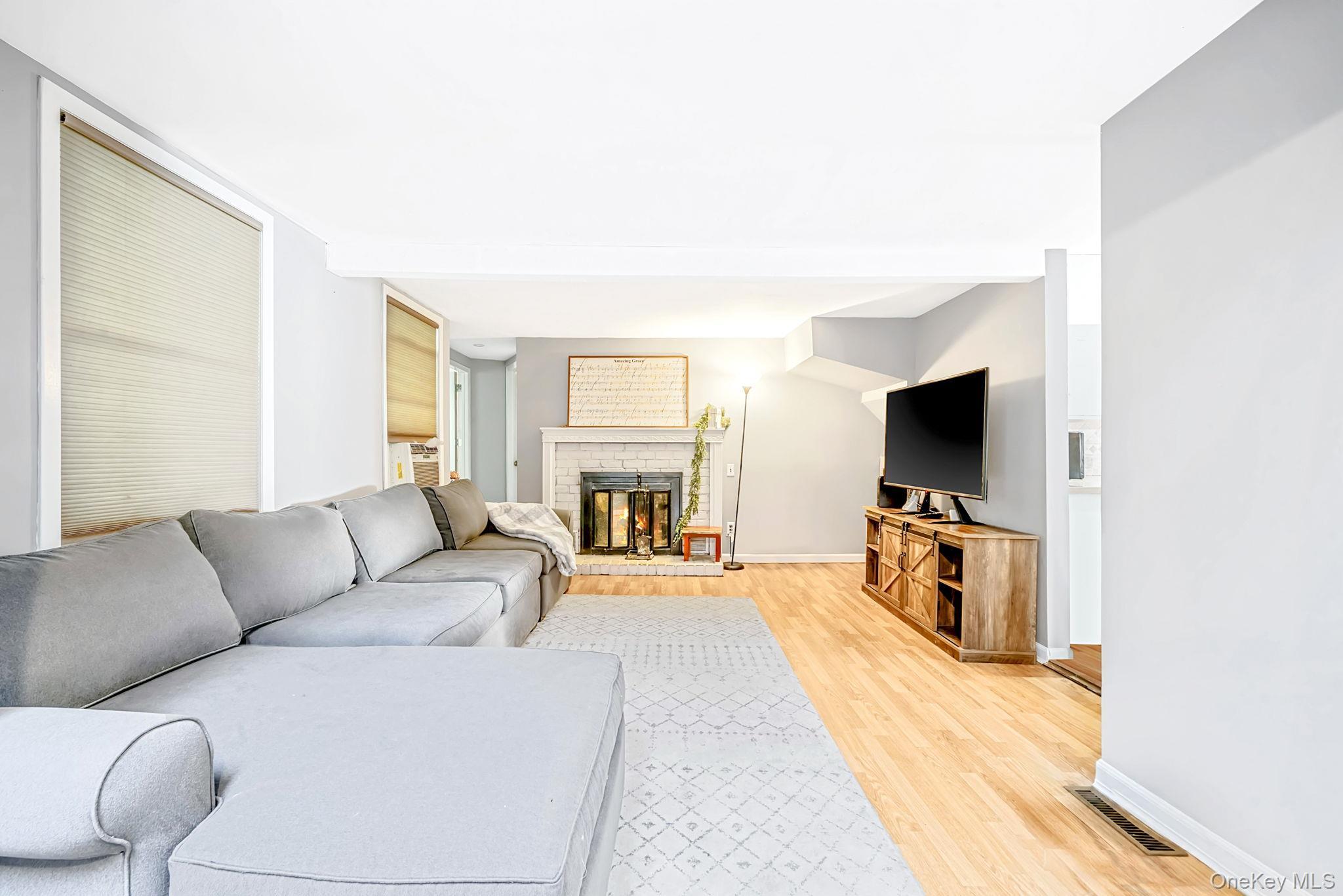 Single Family Oak Street  Suffolk County, NY 11763, MLS-1041110-19