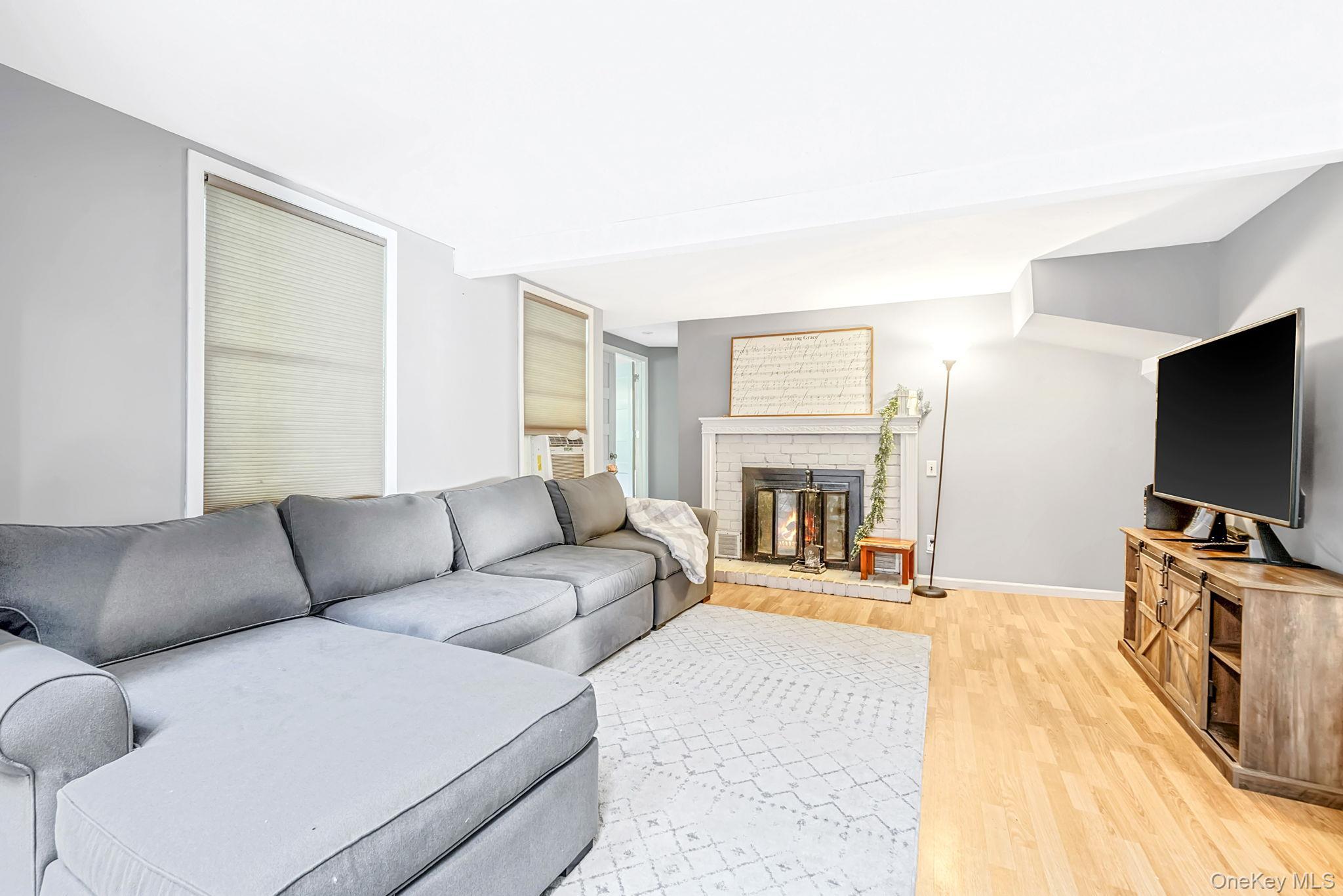 Single Family Oak Street  Suffolk County, NY 11763, MLS-1041110-20