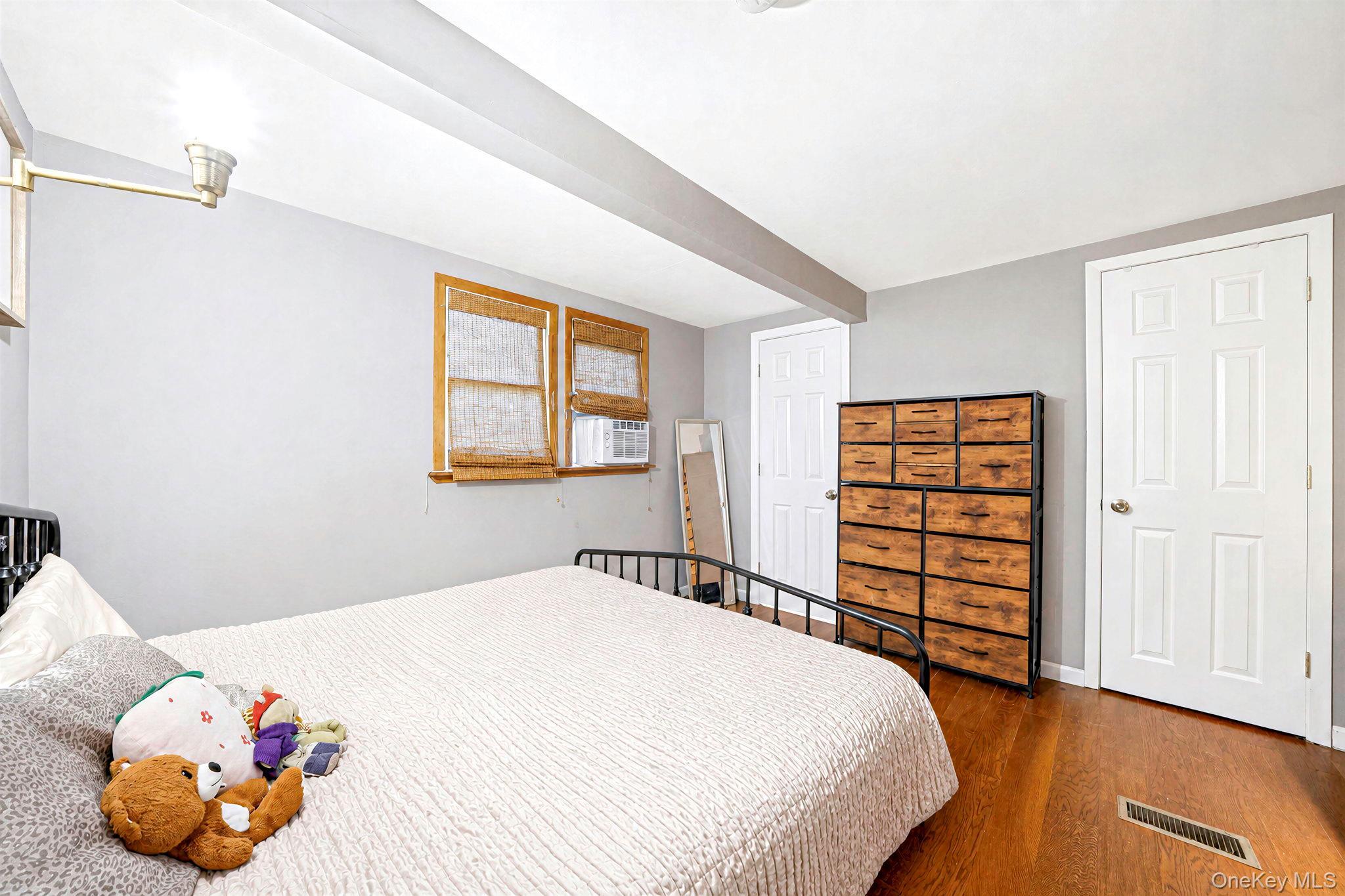 Single Family Oak Street  Suffolk County, NY 11763, MLS-1041110-32