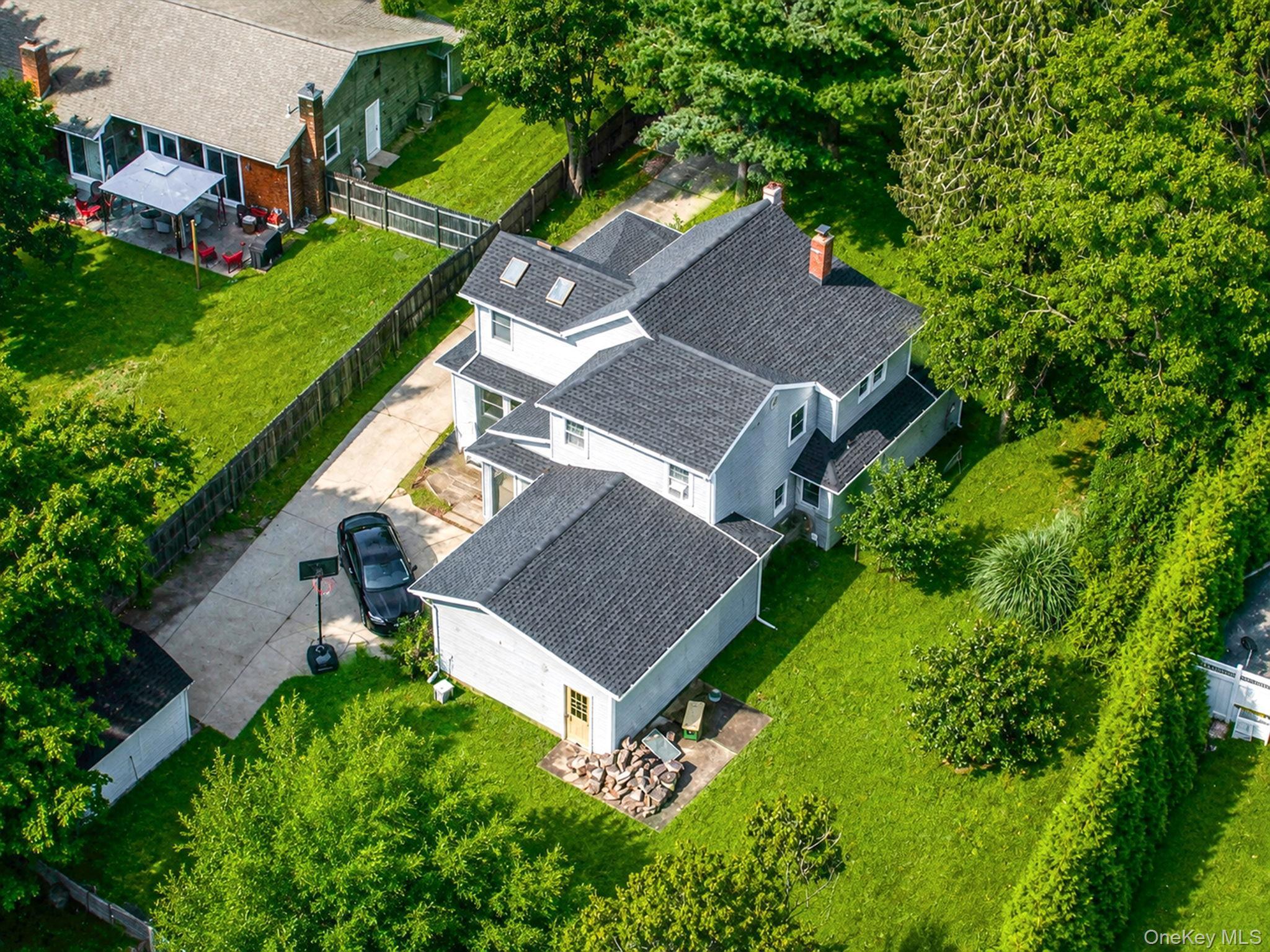 Single Family Oak Street  Suffolk County, NY 11763, MLS-1041110-5