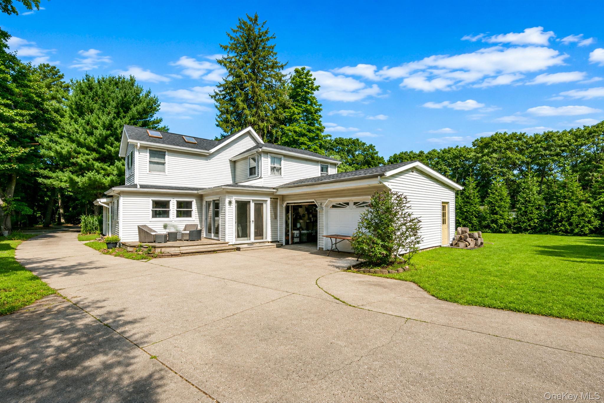 Single Family Oak Street  Suffolk County, NY 11763, MLS-1041110-6