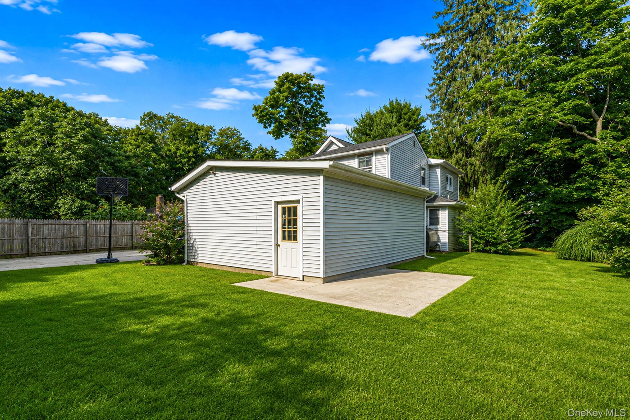 Single Family Oak Street  Suffolk County, NY 11763, MLS-1041110-7