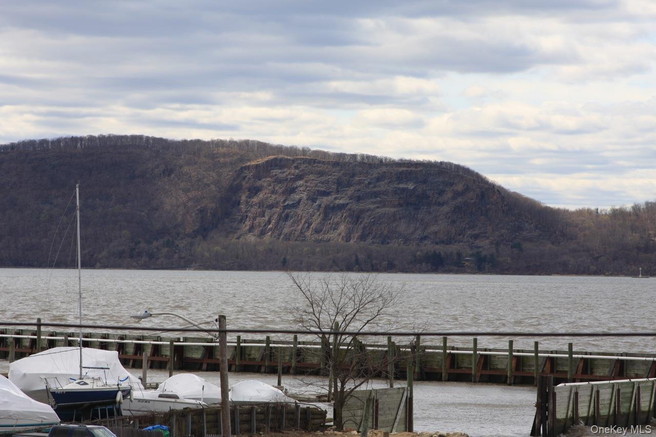 Single Family Davids Lane Westchester County, NY 10562, MLS-1041117-18
