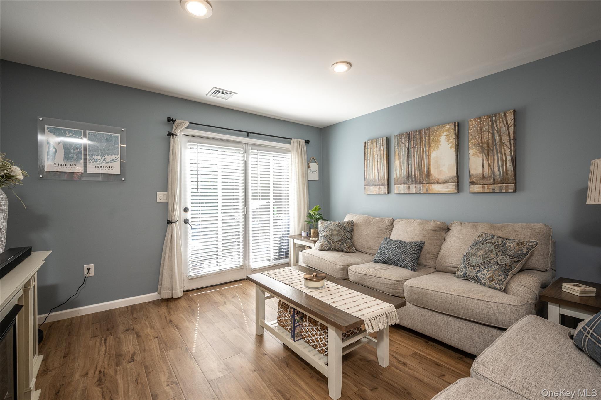 Single Family Davids Lane Westchester County, NY 10562, MLS-1041117-2