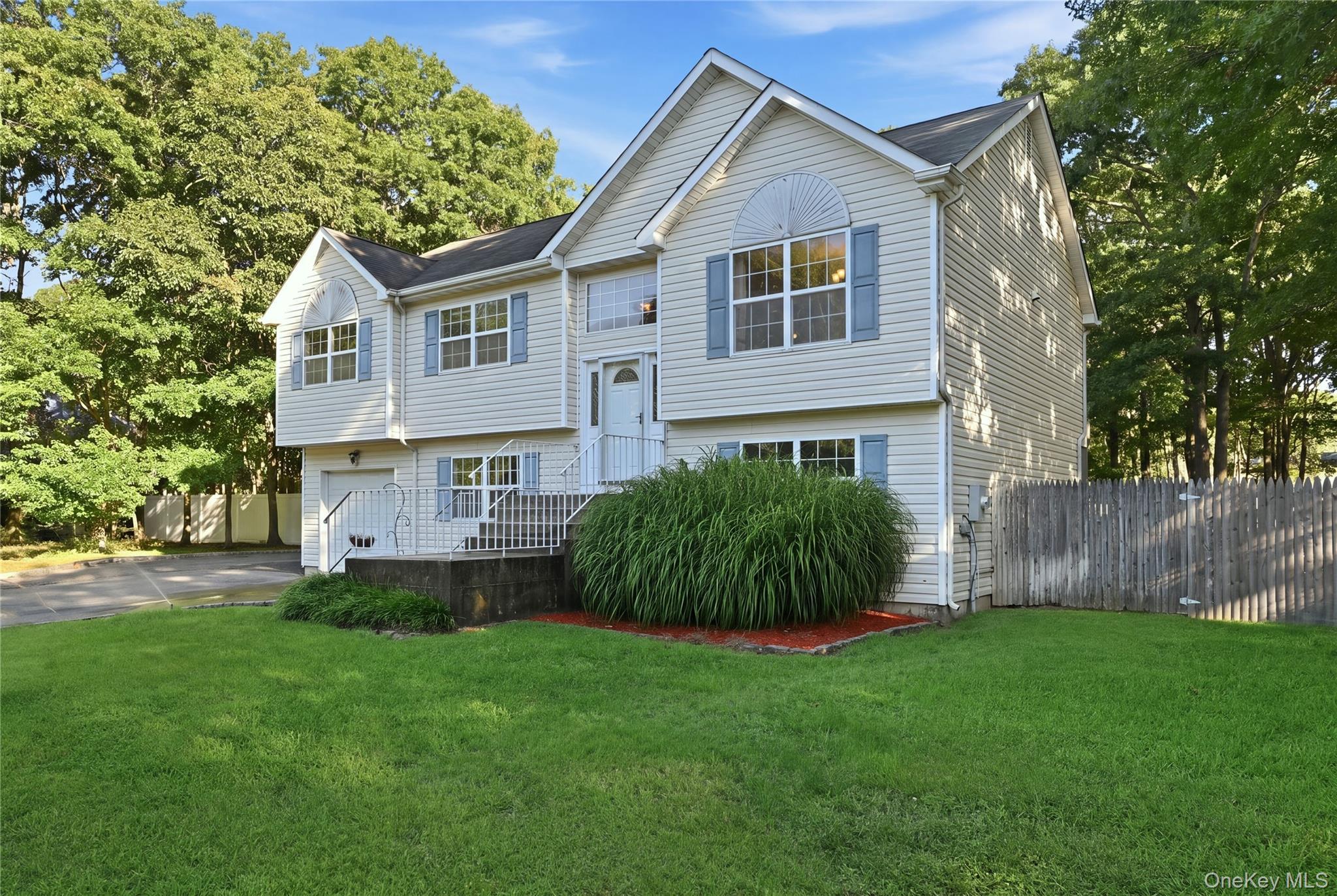 Single Family Mulligan Drive Suffolk County, NY 11763, MLS-1041121-2