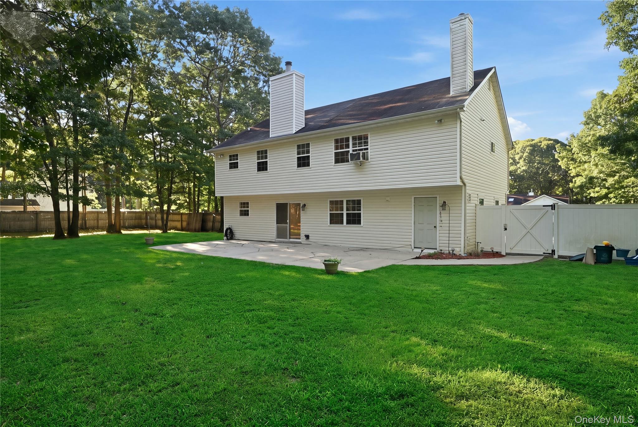 Single Family Mulligan Drive Suffolk County, NY 11763, MLS-1041121-30