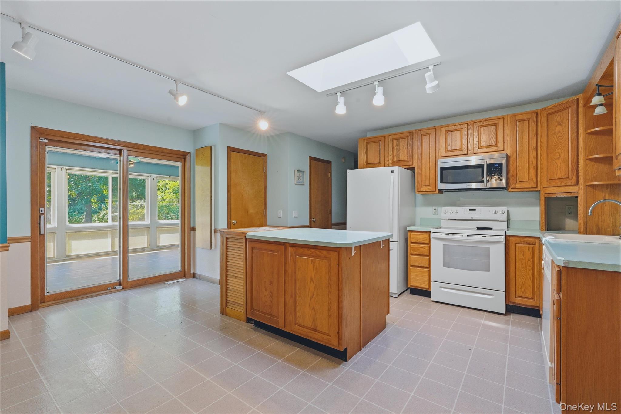 Single Family Carle Terrace Ulster County, NY 12449, MLS-1041124-8