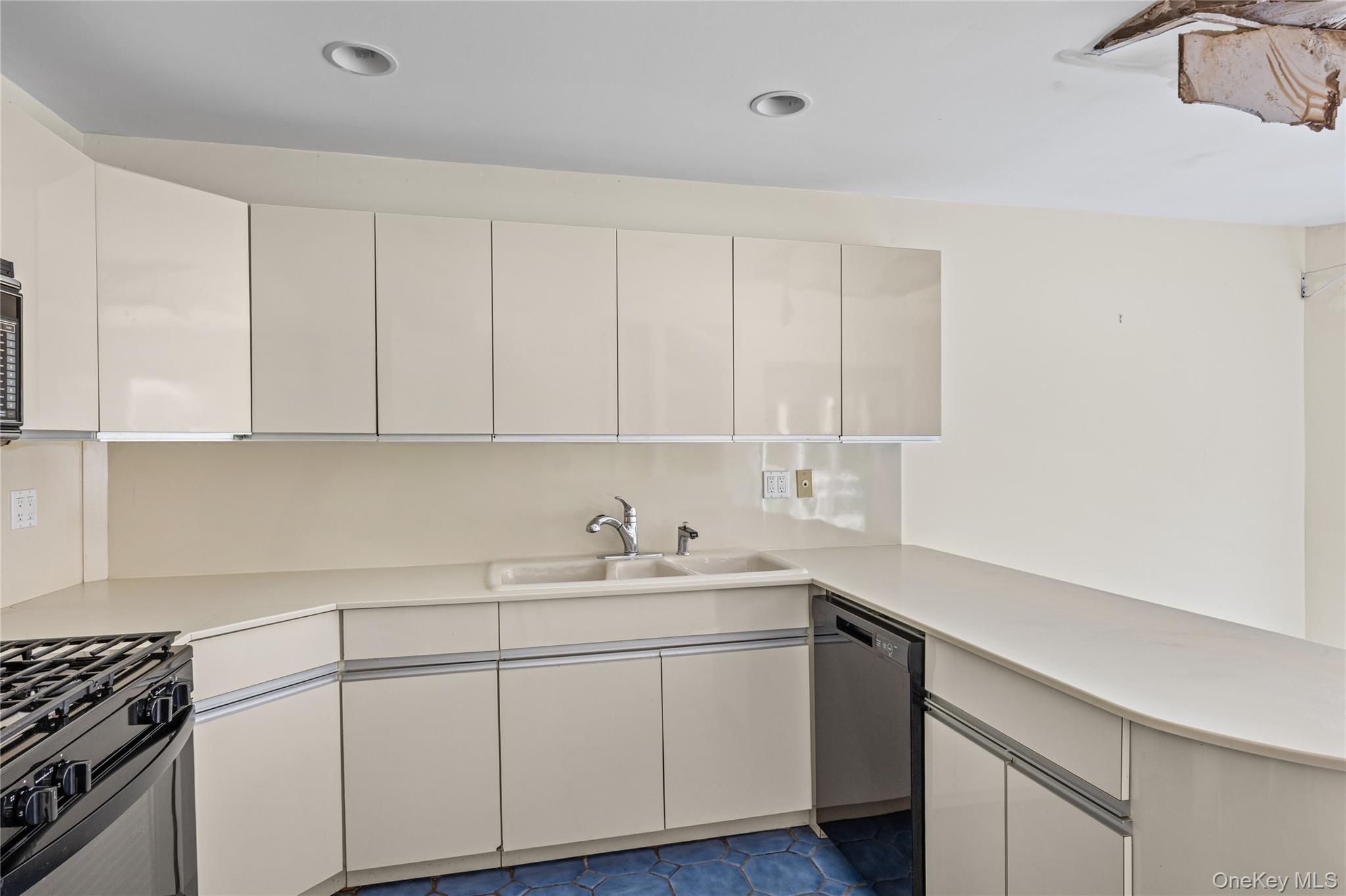 Single Family The Registry  Suffolk County, NY 11942, MLS-1041126-16