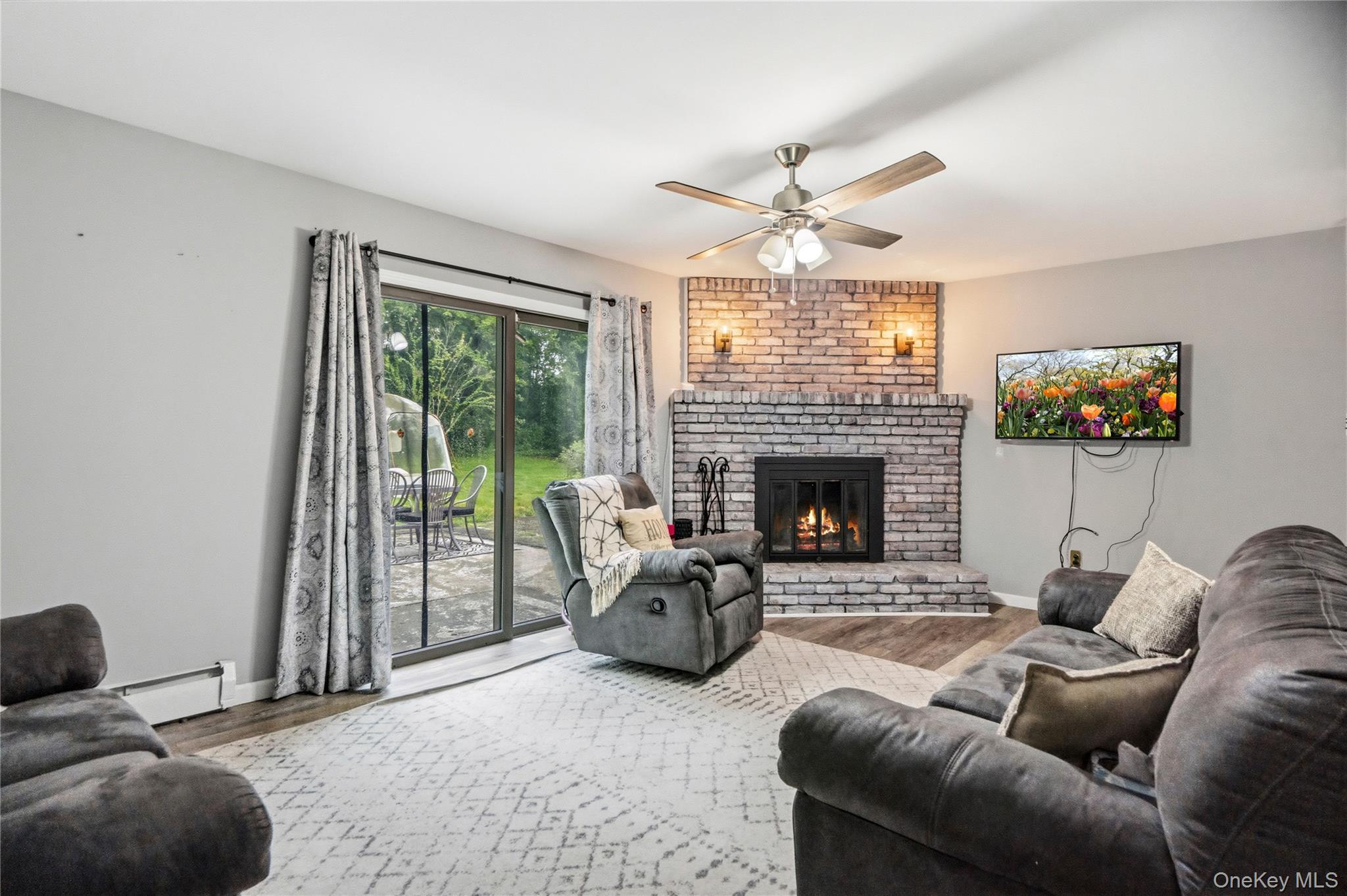 Single Family Block Boulevard  Suffolk County, NY 11776, MLS-1041140-11