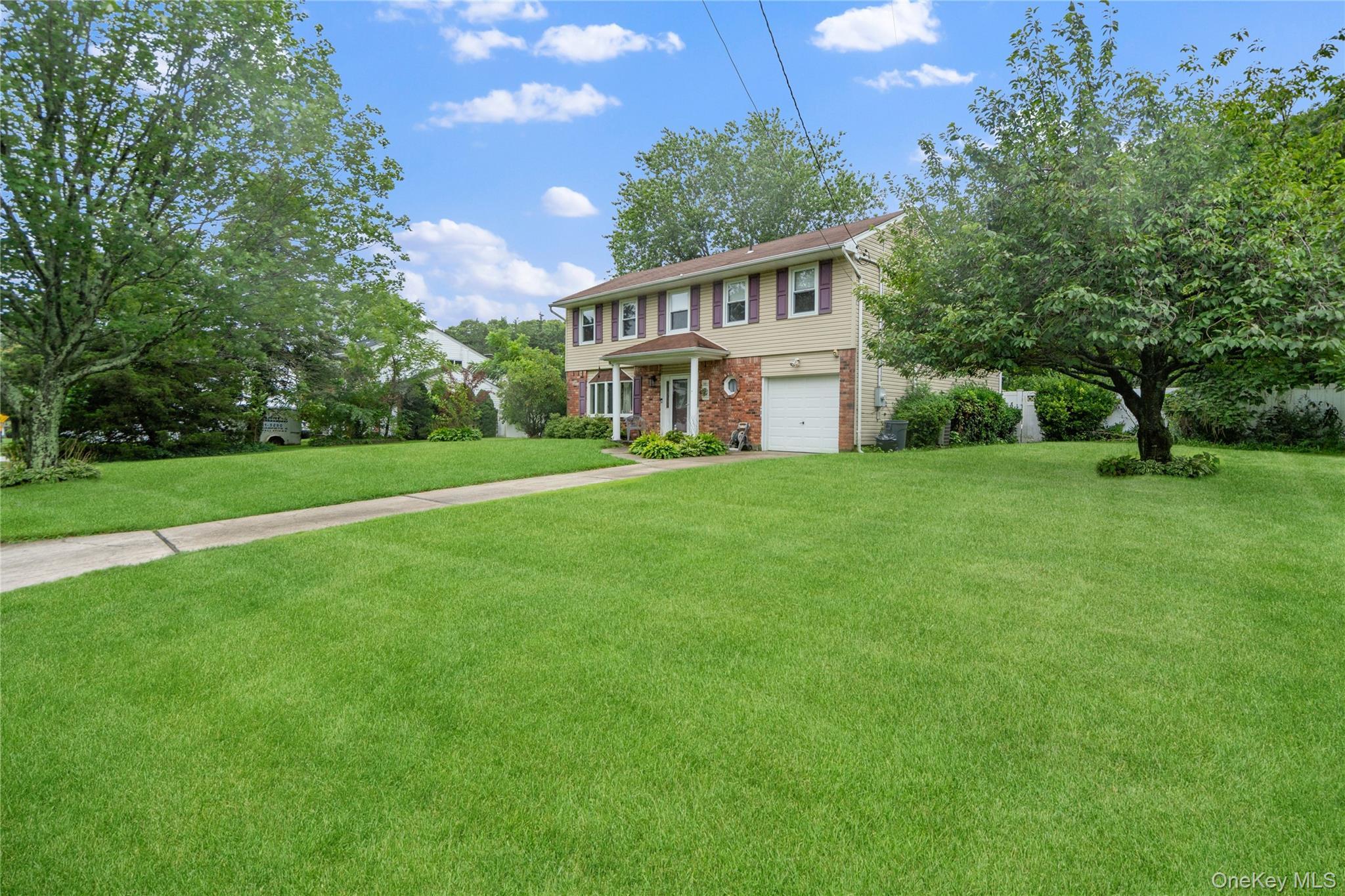 Single Family Block Boulevard  Suffolk County, NY 11776, MLS-1041140-3