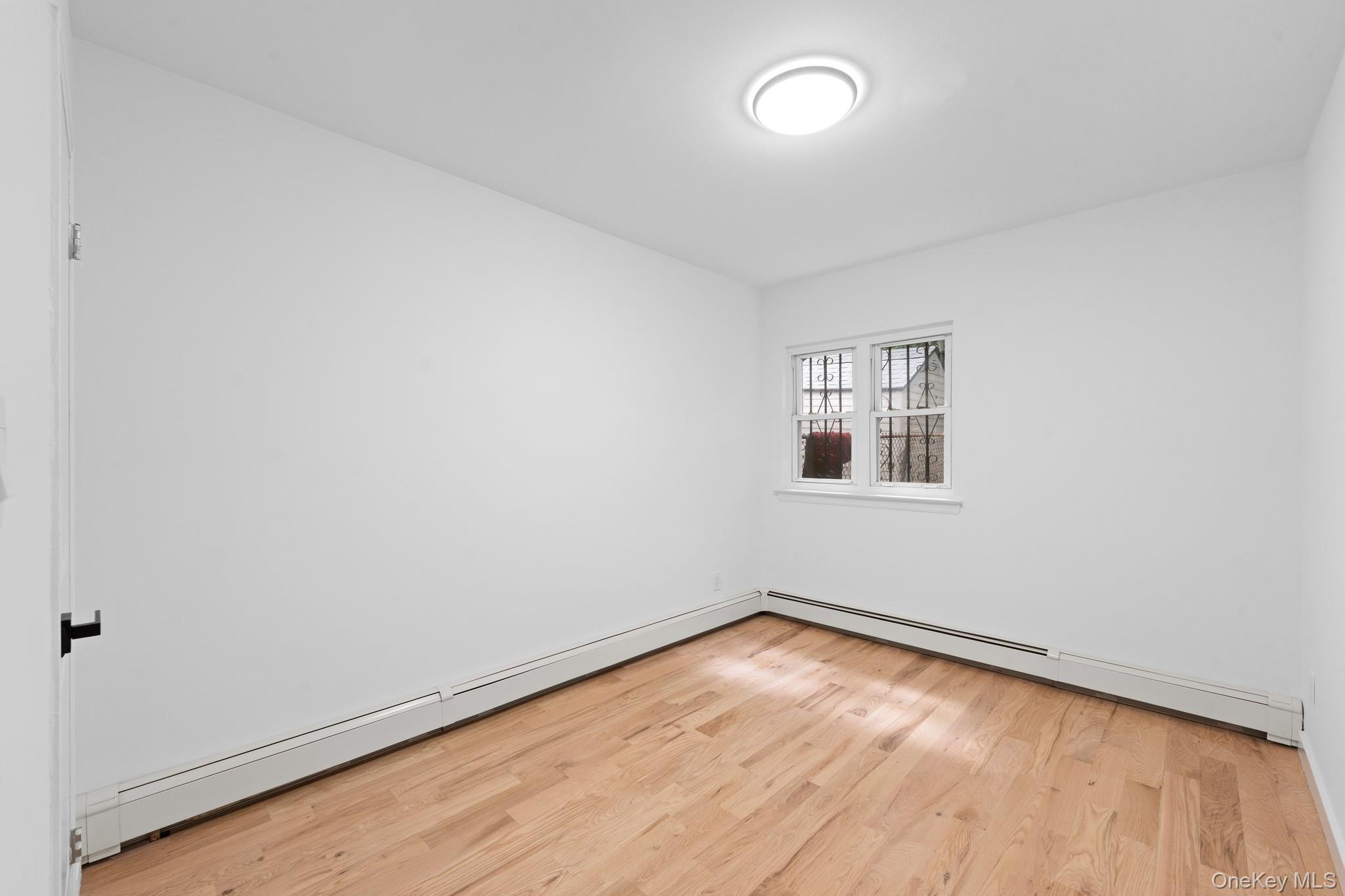 Single Family Ely Avenue Bronx, NY 10466, MLS-1041150-10