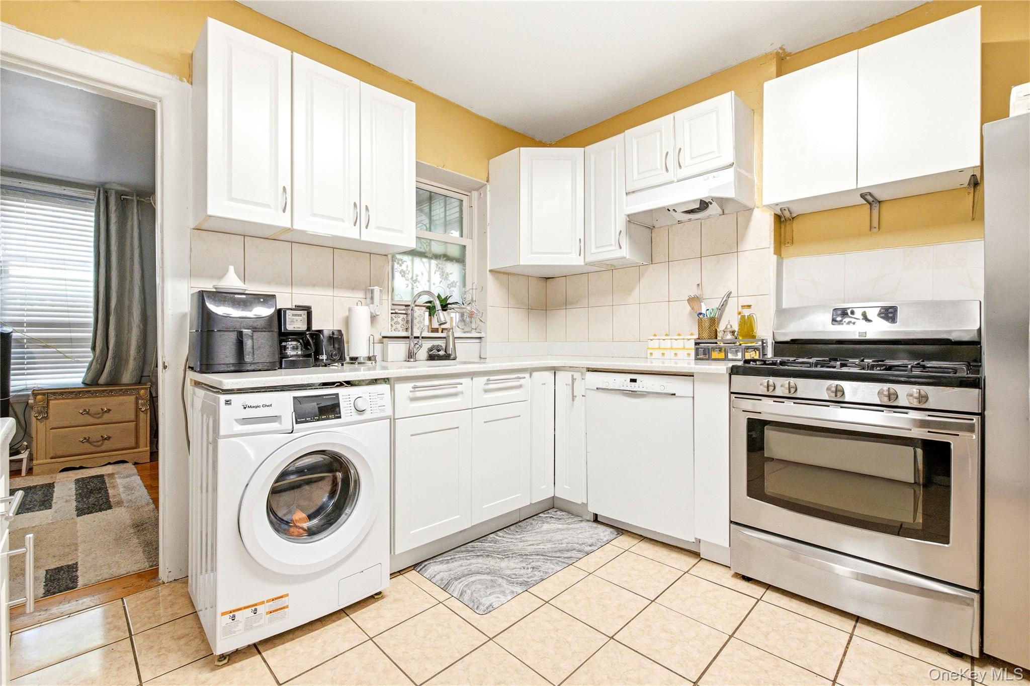 Single Family 23rd Road  Queens, NY 11105, MLS-1041151-14
