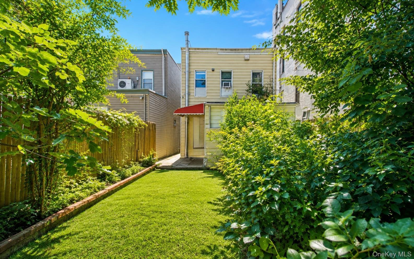 Single Family 23rd Road  Queens, NY 11105, MLS-1041151-34