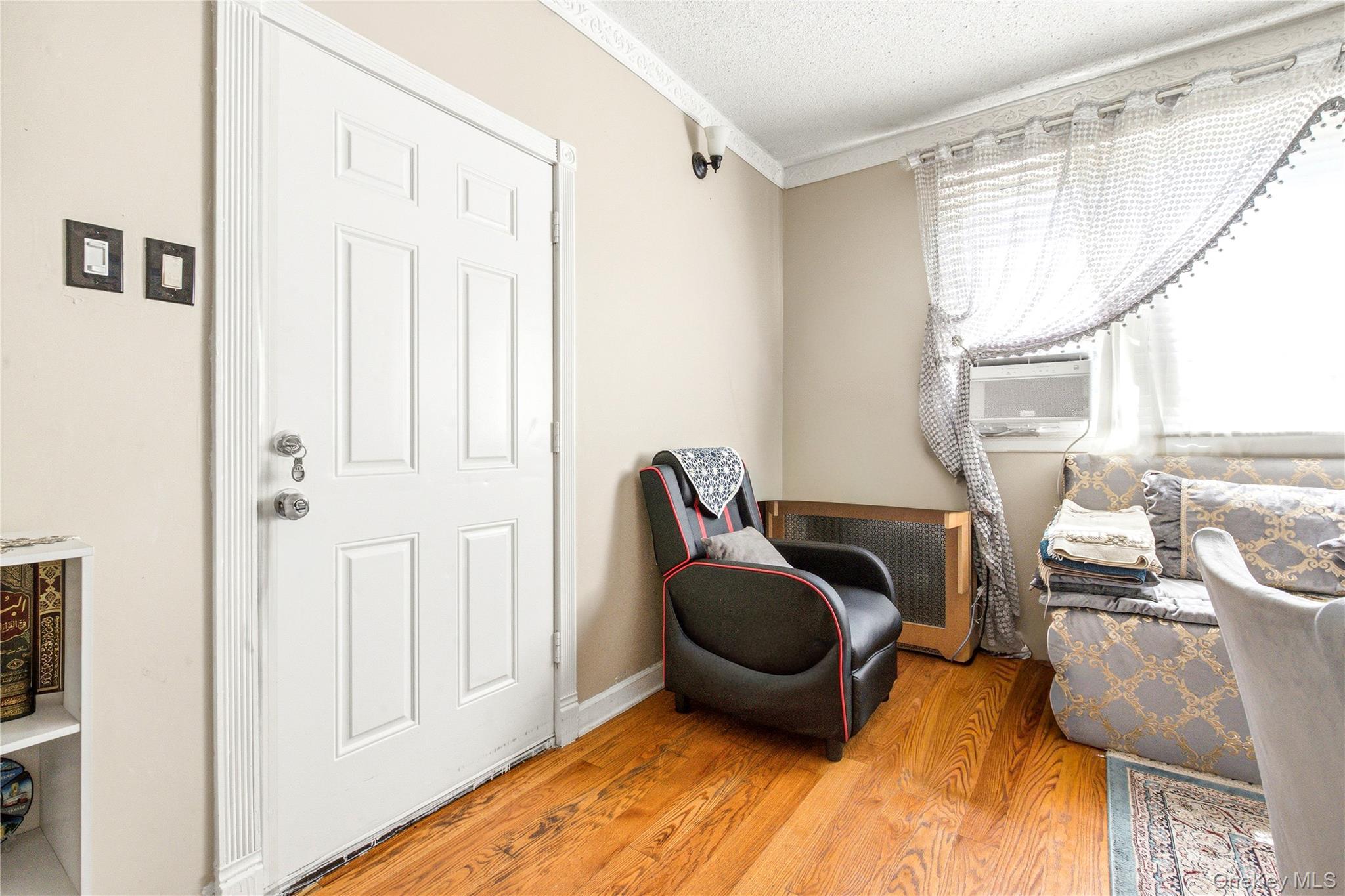 Single Family 23rd Road  Queens, NY 11105, MLS-1041151-4