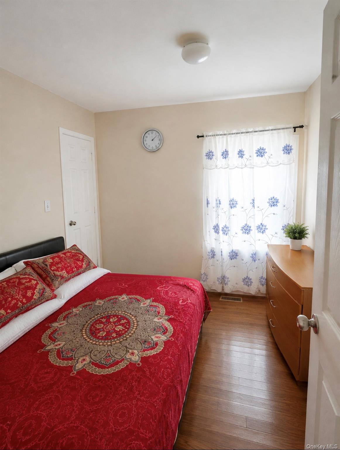 Single Family Woodhull Avenue Queens, NY 11423, MLS-1041157-14
