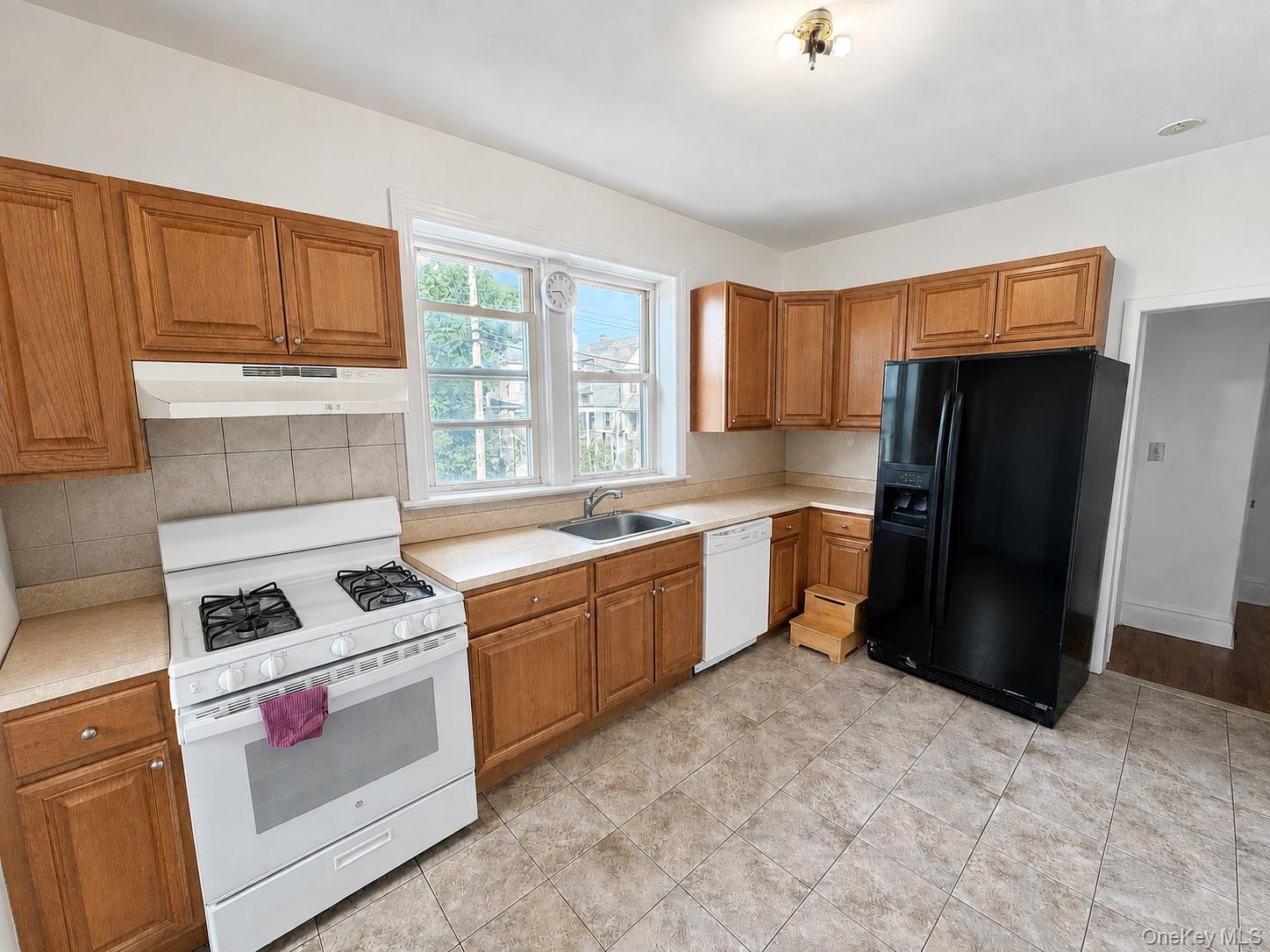Single Family Davis Avenue Westchester County, NY 10805, MLS-1041169-10