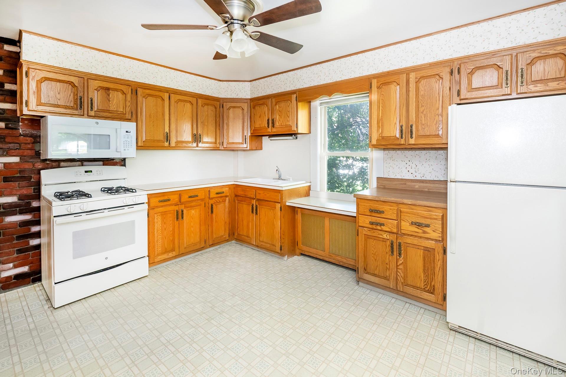 Single Family Maple Avenue Dutchess County, NY 12545, MLS-1041192-8