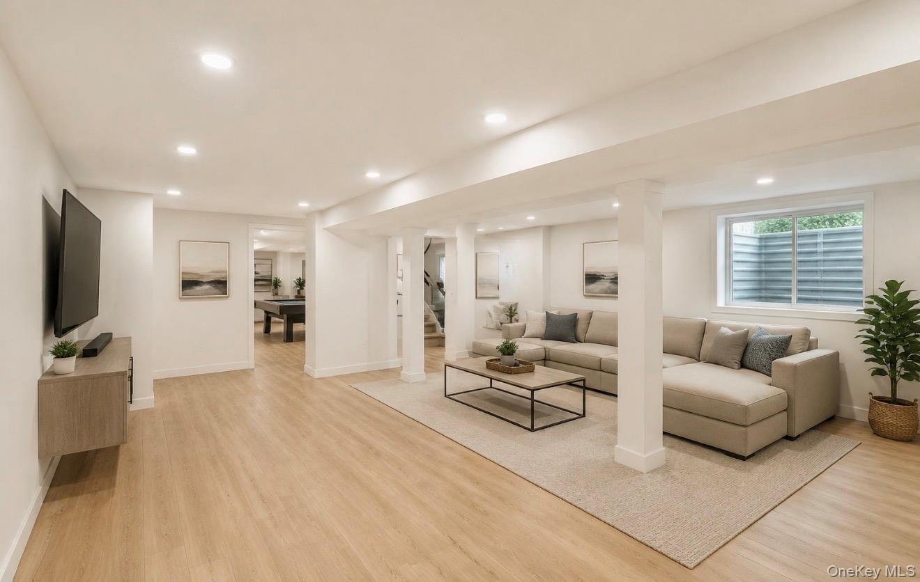 Single Family Sprucetree Lane Suffolk County, NY 11746, MLS-1041196-16