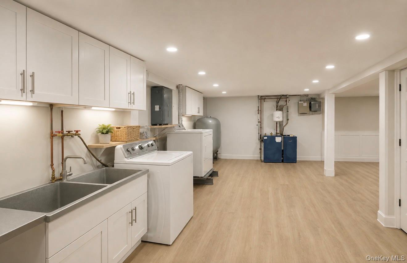 Single Family Sprucetree Lane Suffolk County, NY 11746, MLS-1041196-18