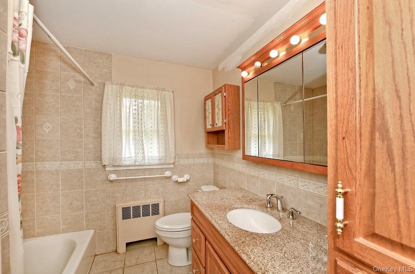 Single Family Sprucetree Lane Suffolk County, NY 11746, MLS-1041196-9