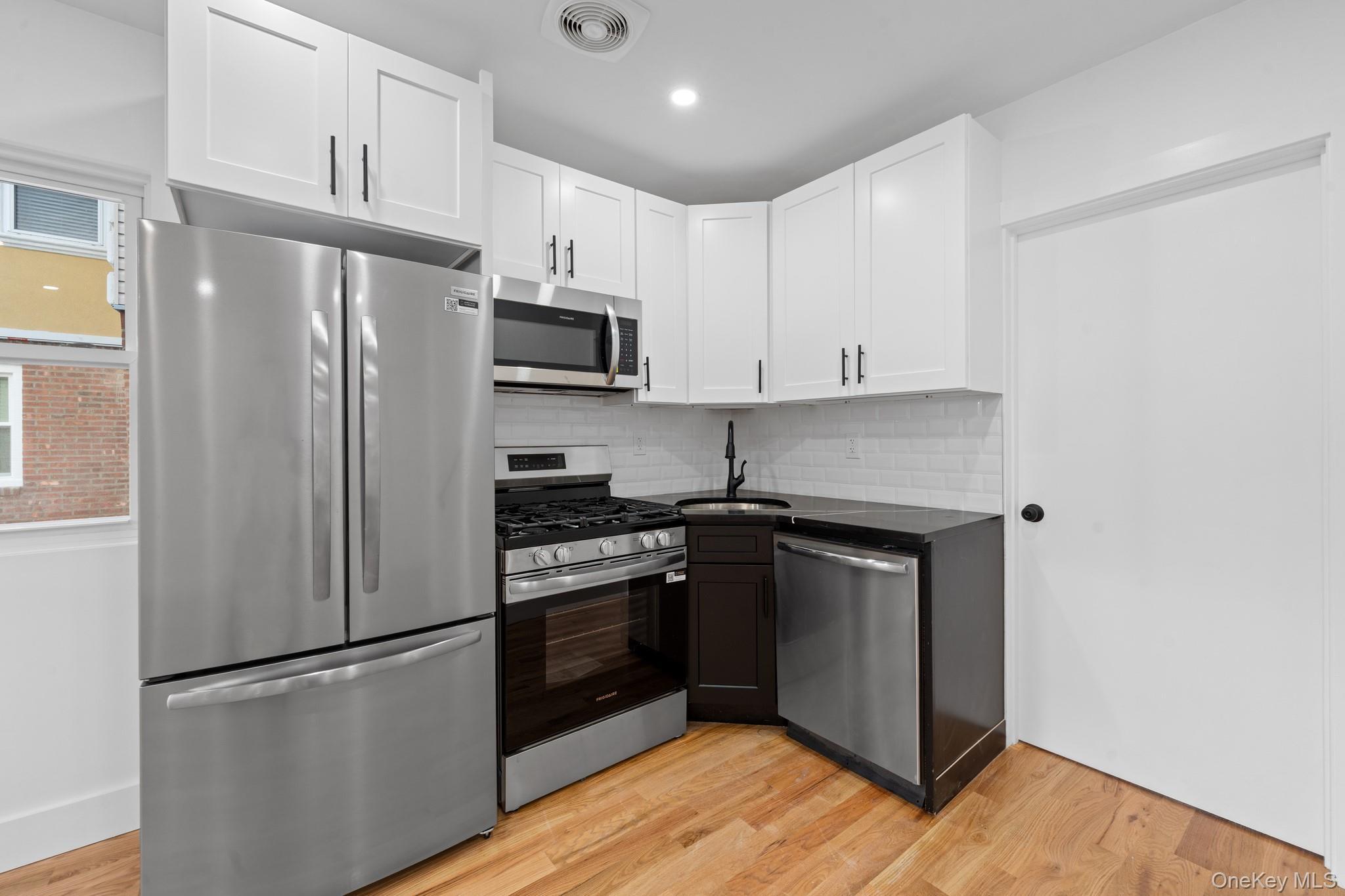 Single Family 232nd Street Queens, NY 11413, MLS-1041250-2