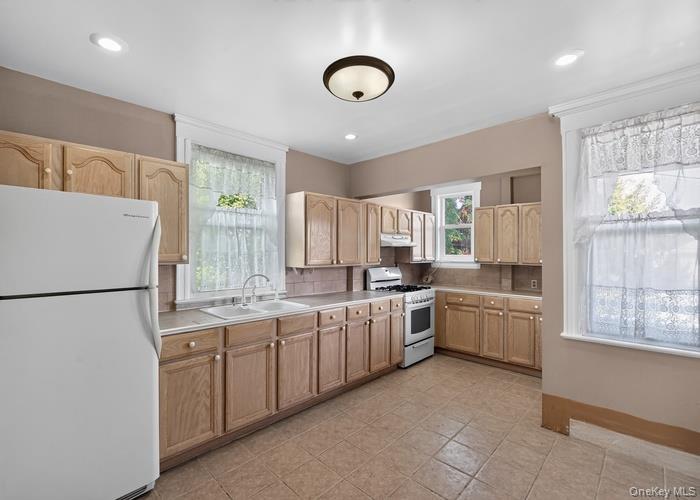 Single Family Victory Boulevard  Staten Island, NY 10301, MLS-1041254-7