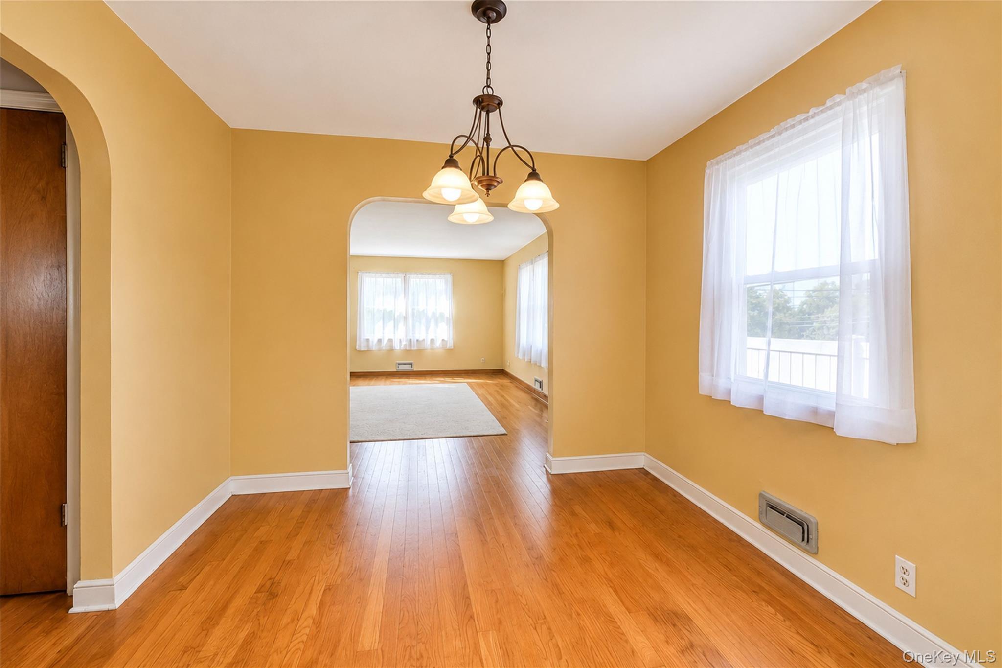 Single Family Amboy Road  Staten Island, NY 10308, MLS-1041255-10