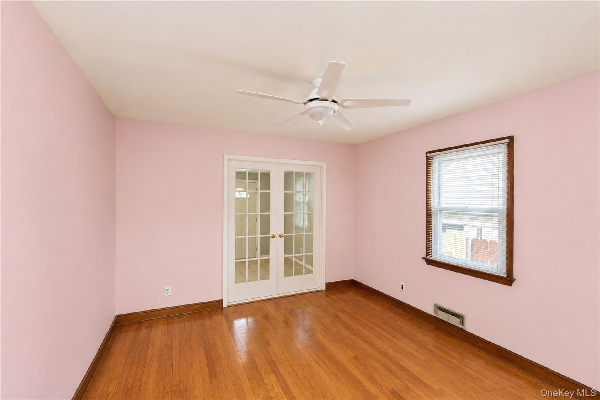 Single Family Amboy Road  Staten Island, NY 10308, MLS-1041255-17