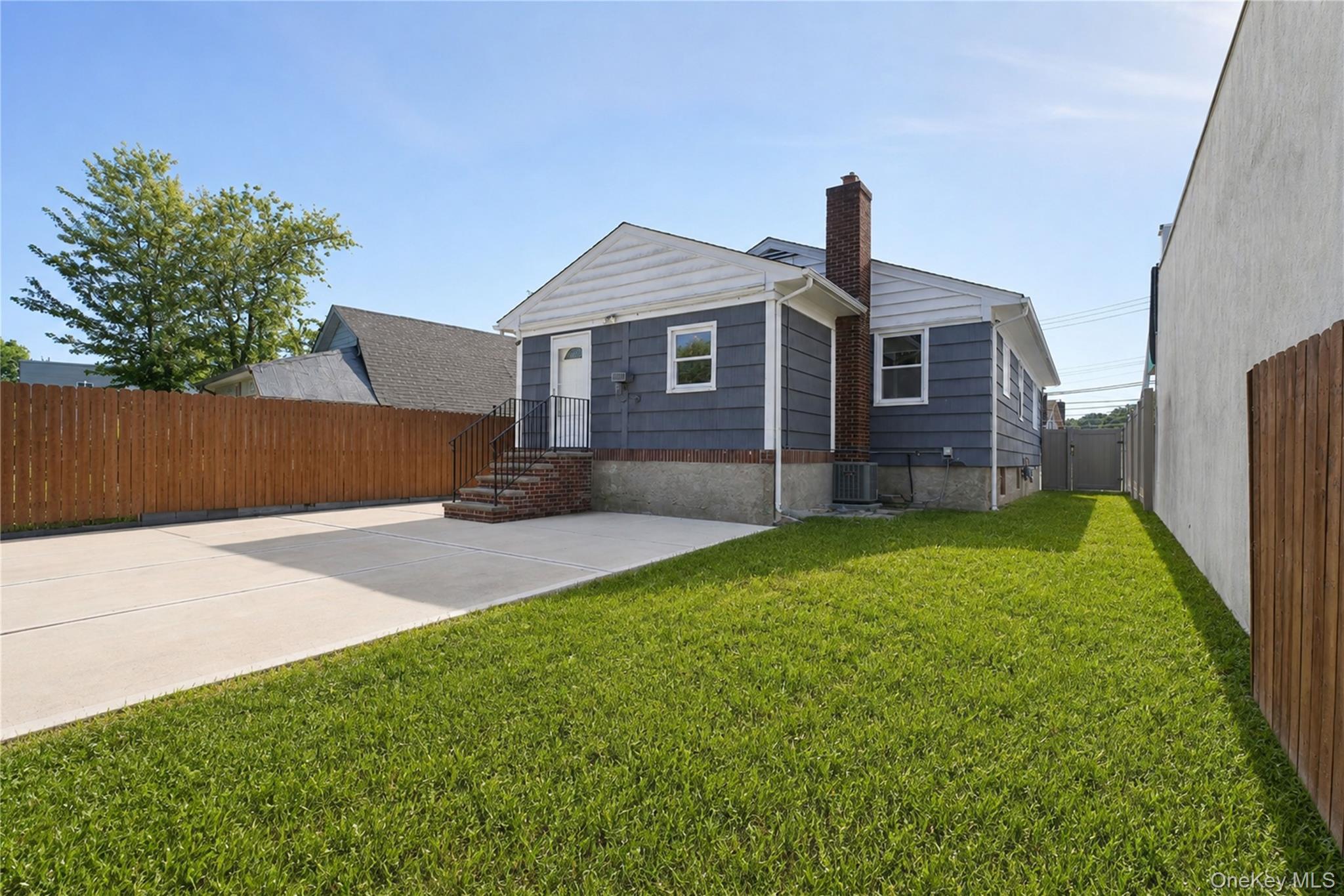 Single Family Amboy Road  Staten Island, NY 10308, MLS-1041255-3