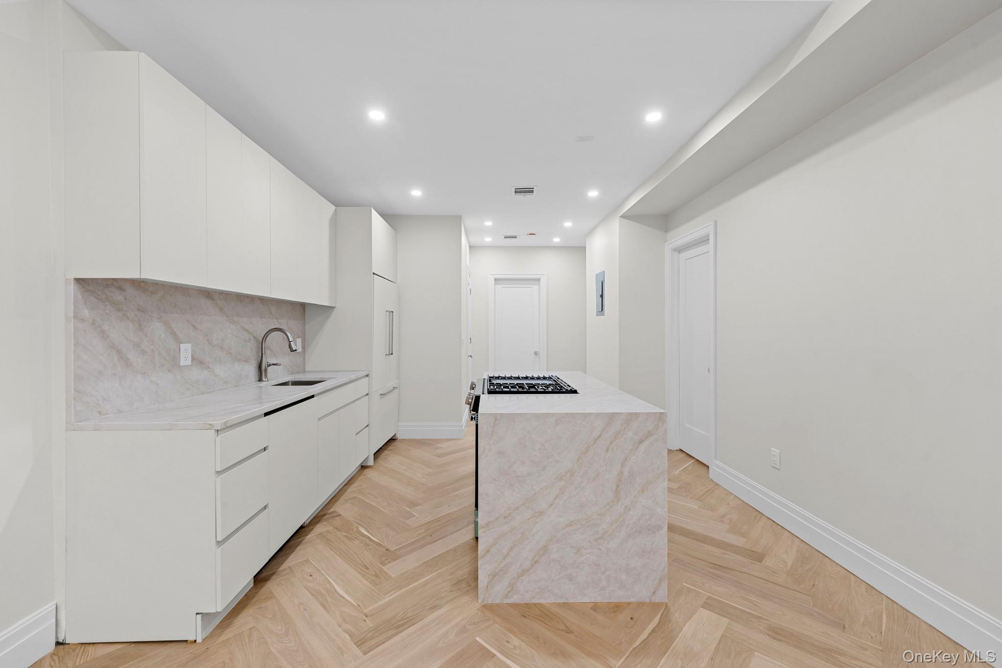 Single Family 27th Street Queens, NY 11101, MLS-1041269-3