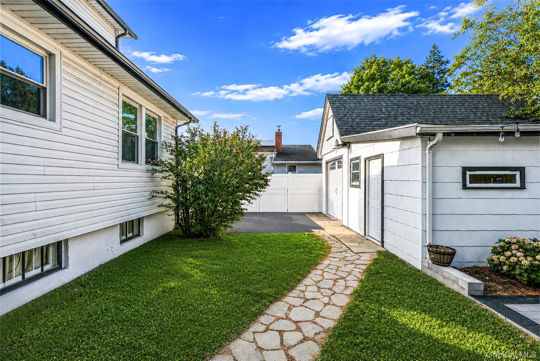 Single Family Howard Avenue Suffolk County, NY 11726, MLS-1041271-26