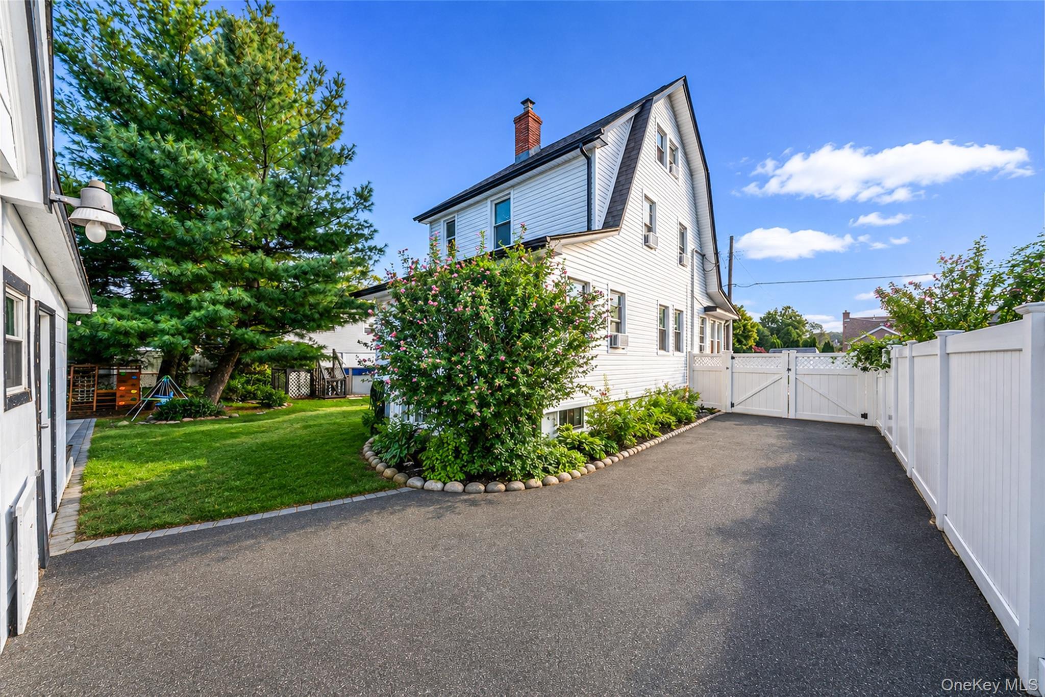 Single Family Howard Avenue Suffolk County, NY 11726, MLS-1041271-31