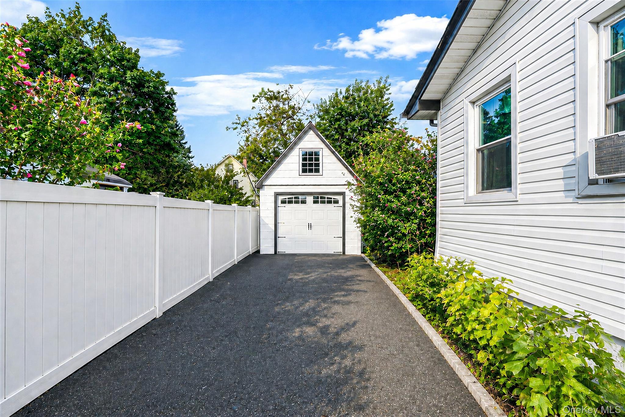 Single Family Howard Avenue Suffolk County, NY 11726, MLS-1041271-32
