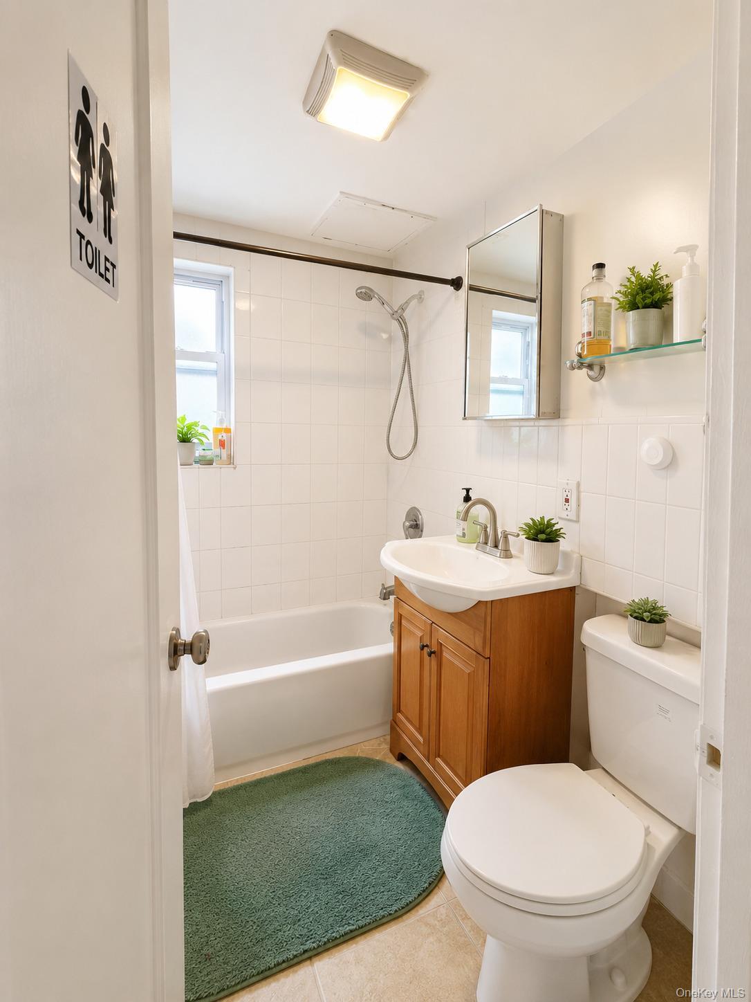 Single Family Elder Avenue  Bronx, NY 10472, MLS-1041272-9