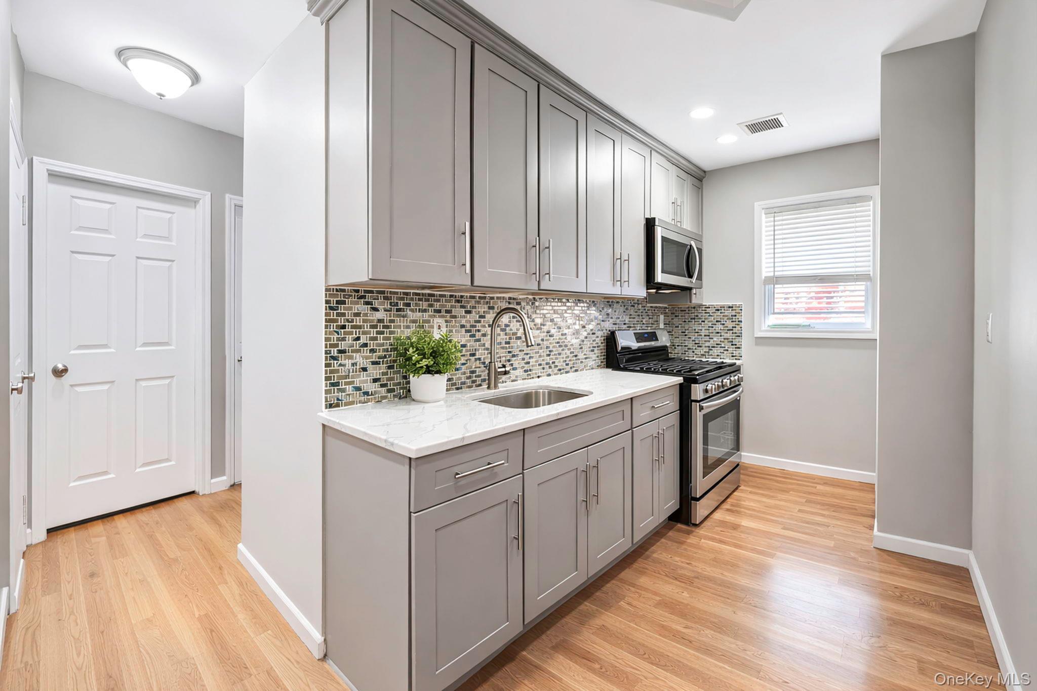Single Family 98th Street  Queens, NY 11369, MLS-1041277-33