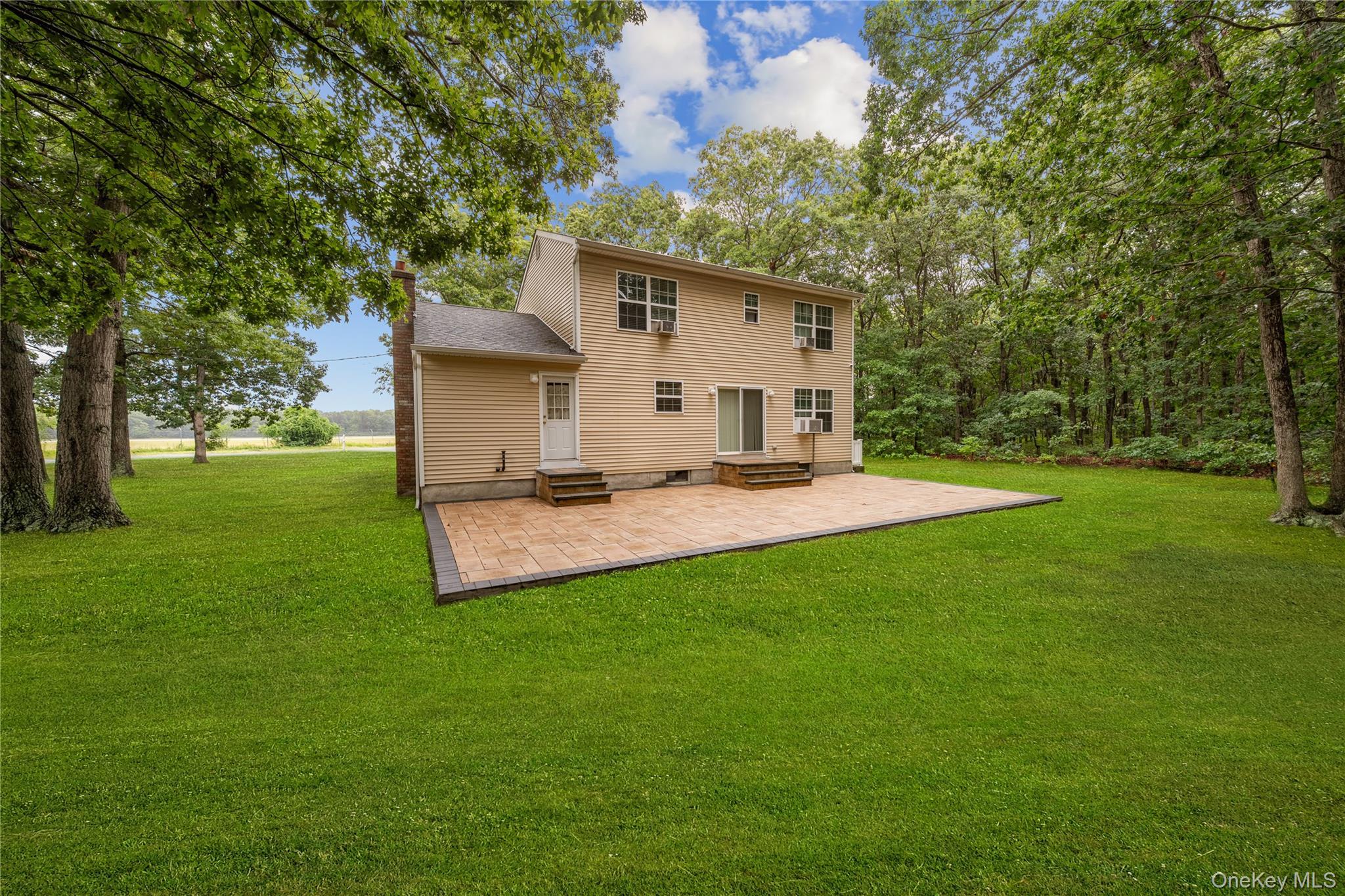 Single Family Dawn Drive  Suffolk County, NY 11967, MLS-1041291-10