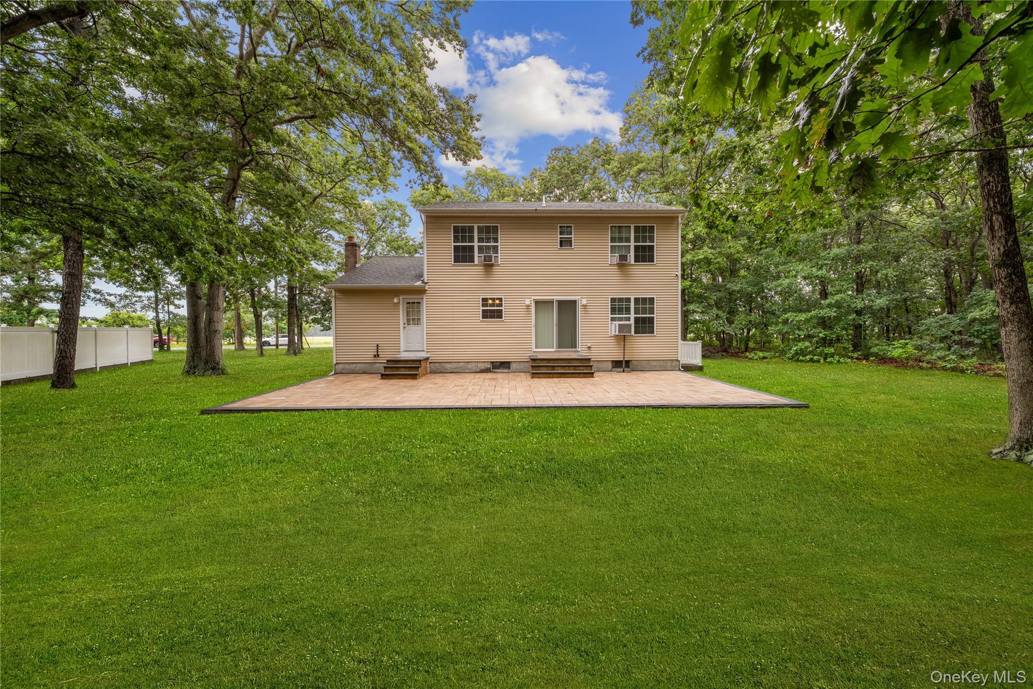 Single Family Dawn Drive  Suffolk County, NY 11967, MLS-1041291-11