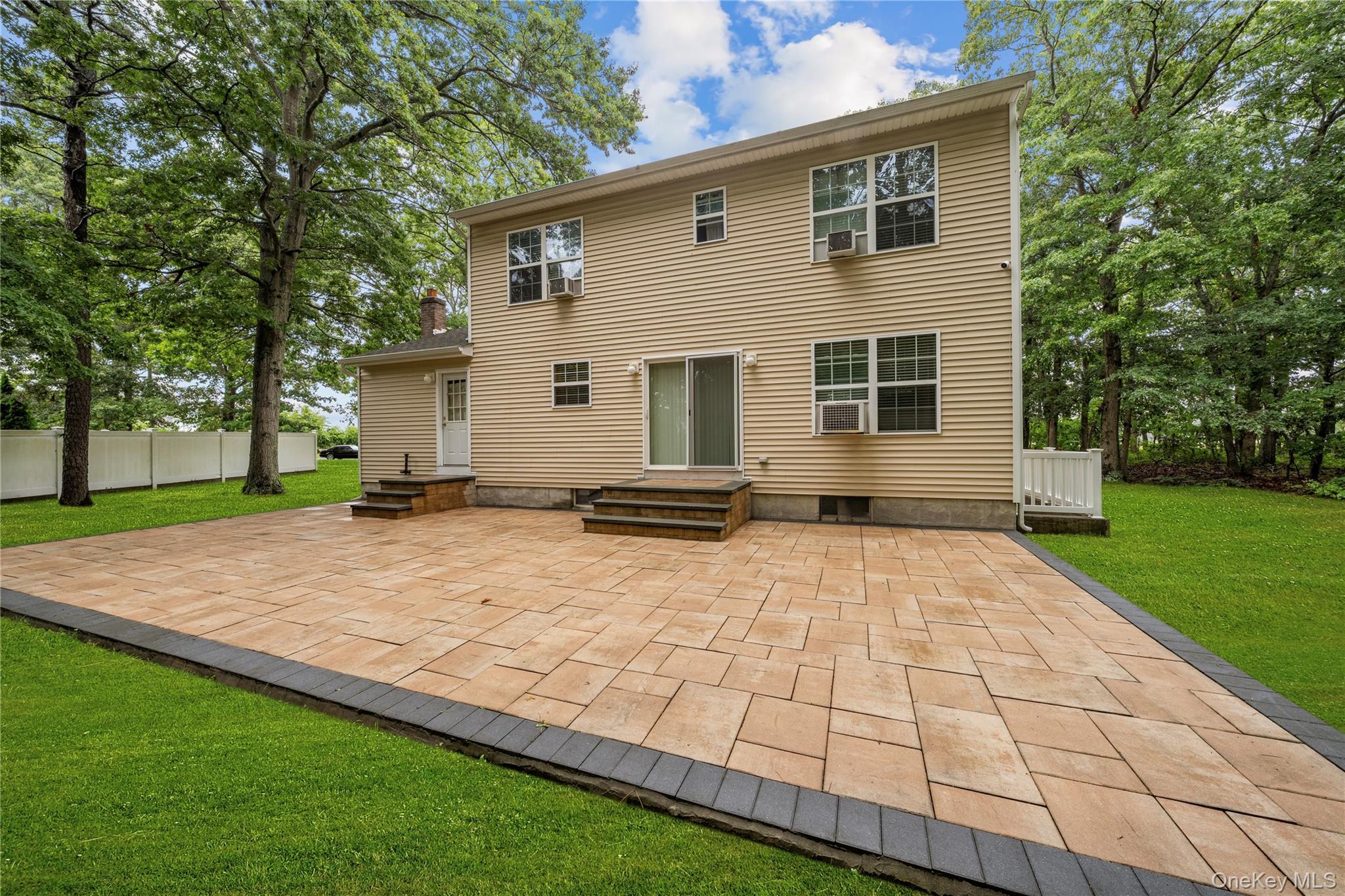 Single Family Dawn Drive  Suffolk County, NY 11967, MLS-1041291-12