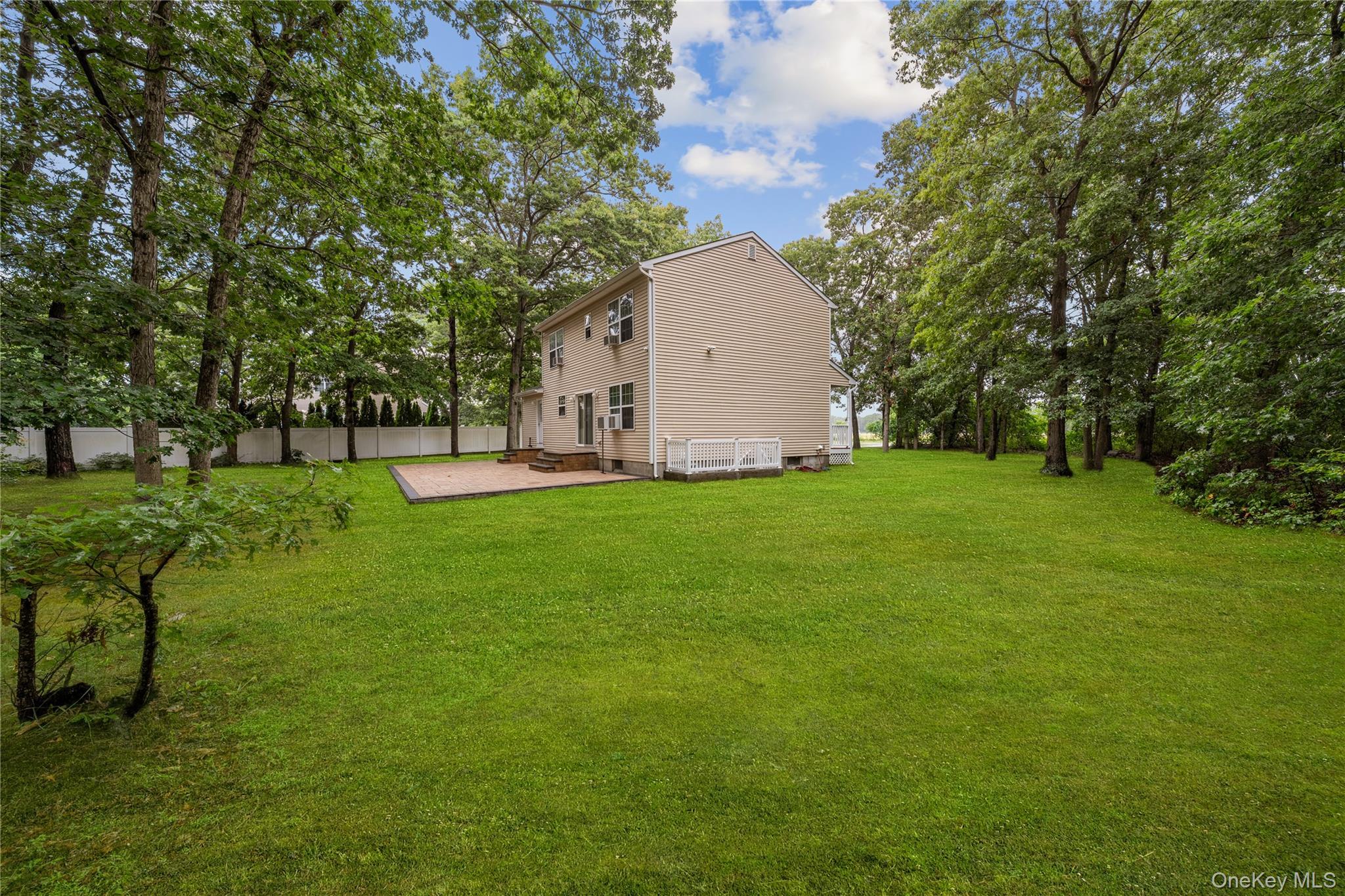 Single Family Dawn Drive  Suffolk County, NY 11967, MLS-1041291-2