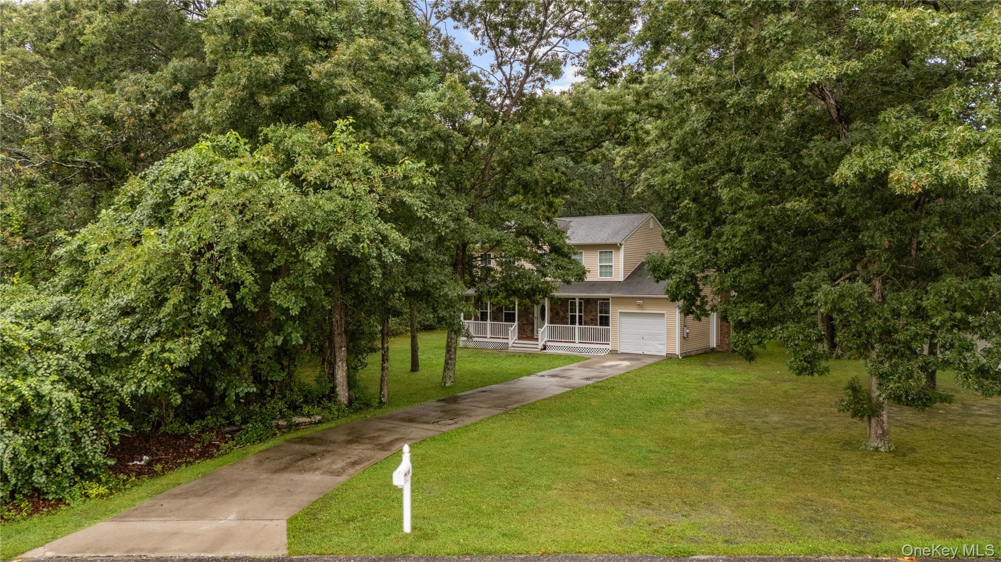Single Family Dawn Drive  Suffolk County, NY 11967, MLS-1041291-5