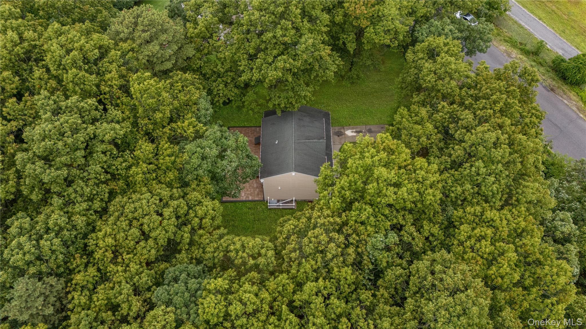 Single Family Dawn Drive  Suffolk County, NY 11967, MLS-1041291-7