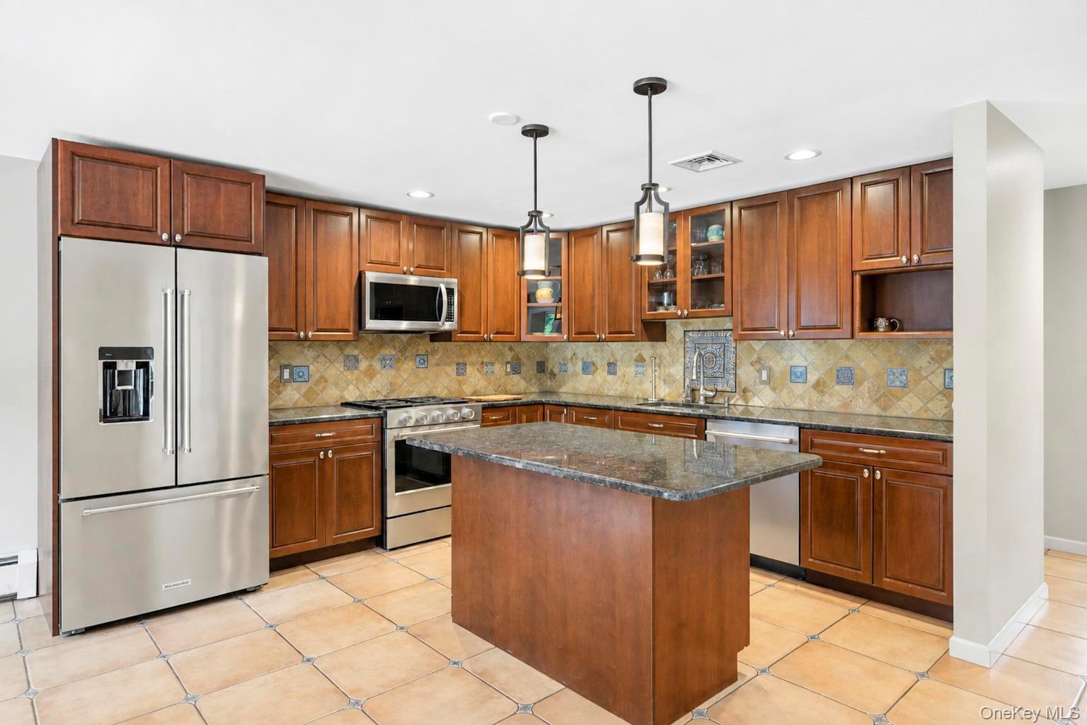 Single Family Echo Avenue Suffolk County, NY 11764, MLS-1041292-10