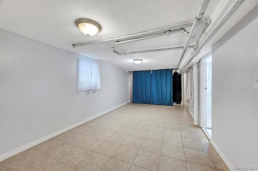 Single Family Eliot Avenue  Queens, NY 11379, MLS-1041311-32