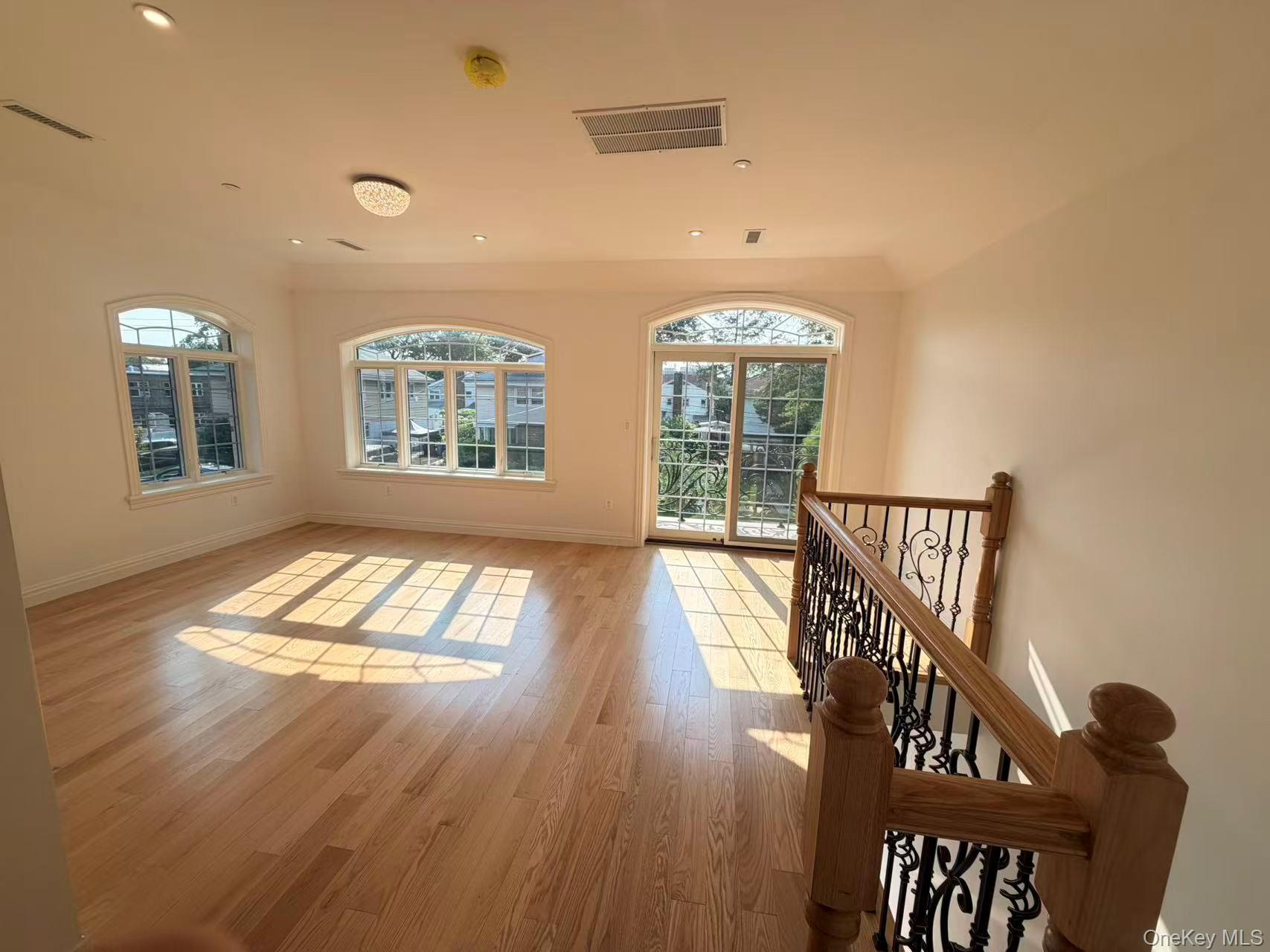 Single Family 166th Street Queens, NY 11365, MLS-1041326-8