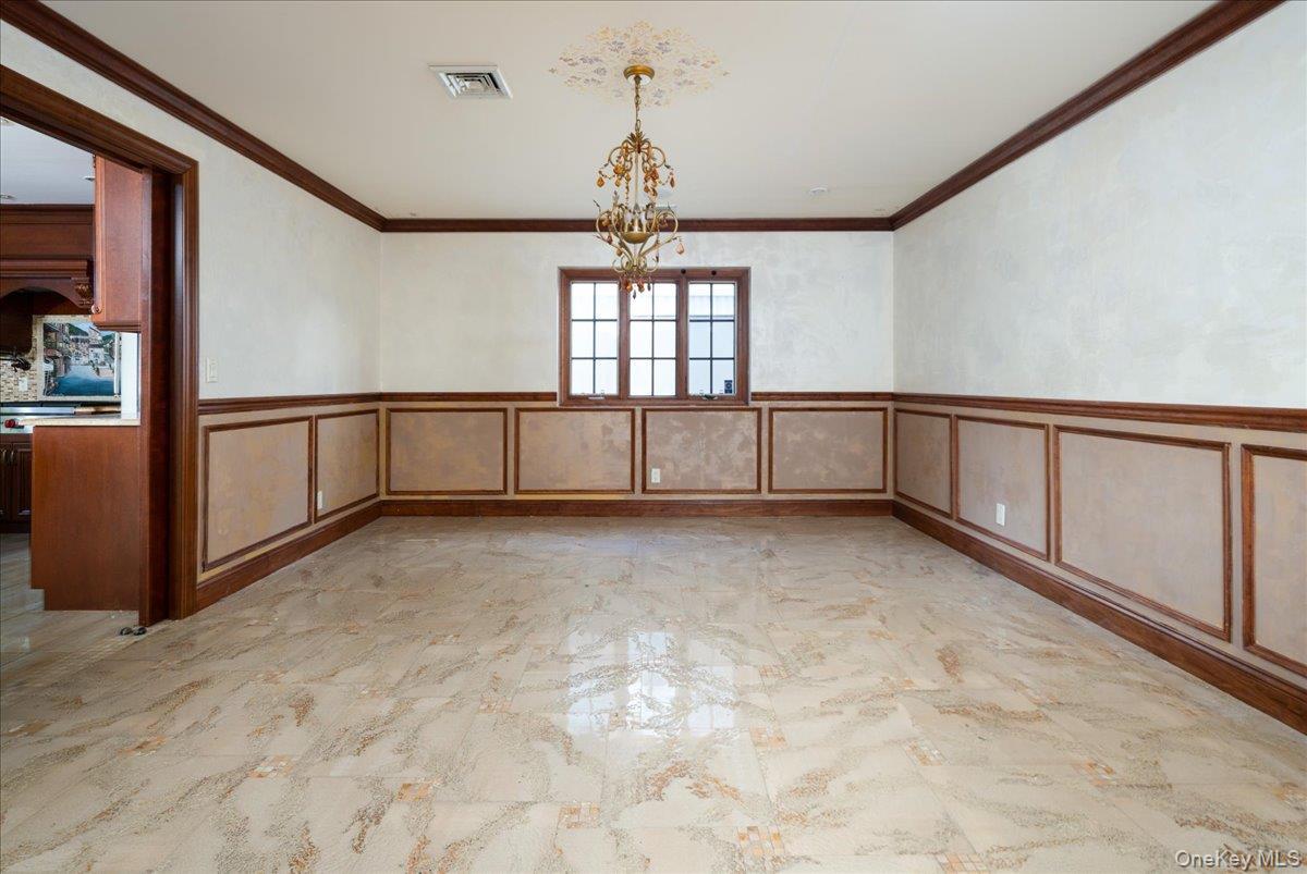 Single Family Judith Drive Nassau County, NY 11710, MLS-1041329-11
