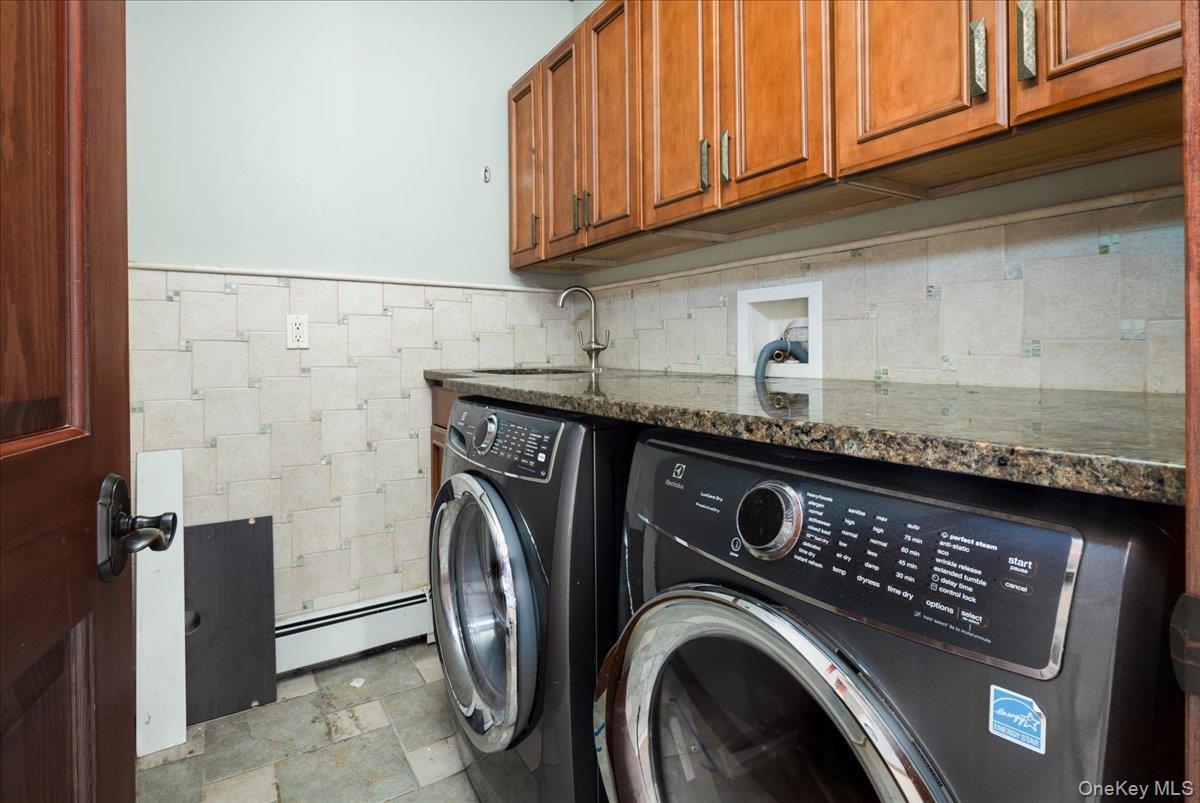 Single Family Judith Drive Nassau County, NY 11710, MLS-1041329-13