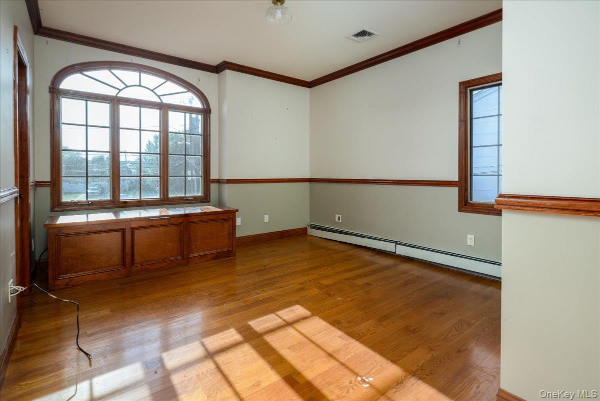 Single Family Judith Drive Nassau County, NY 11710, MLS-1041329-14