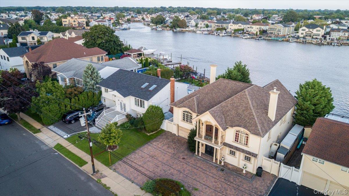 Single Family Judith Drive Nassau County, NY 11710, MLS-1041329-33