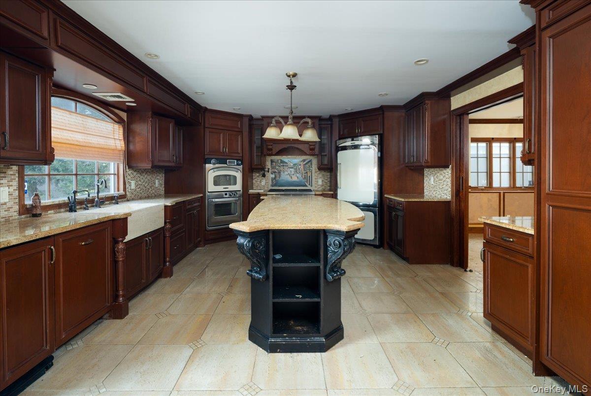 Single Family Judith Drive Nassau County, NY 11710, MLS-1041329-5