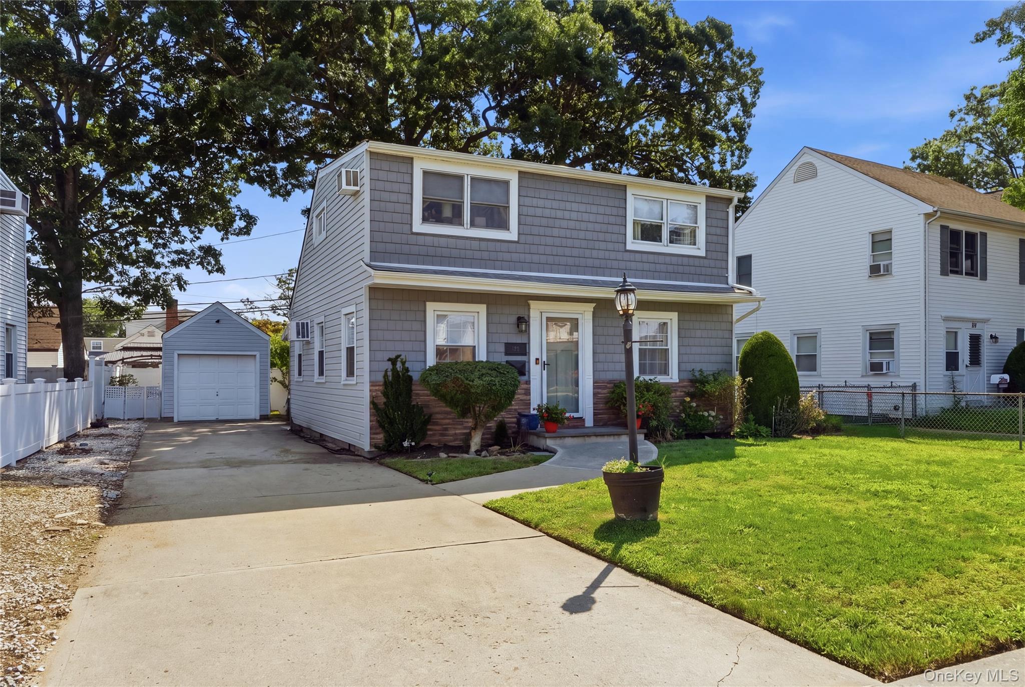 Single Family Stuart Road Nassau County, NY 11581, MLS-1041342-2
